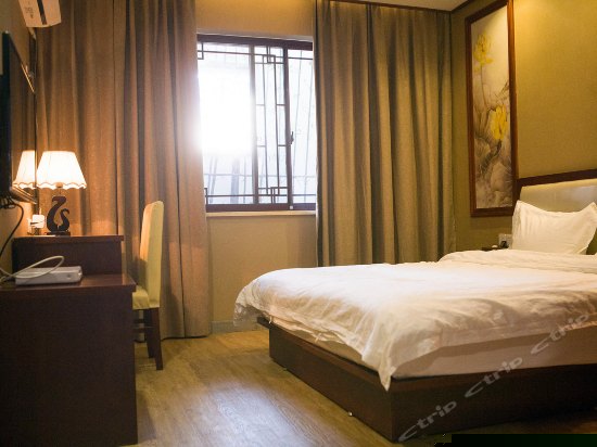 恋花（普通特色大床房）