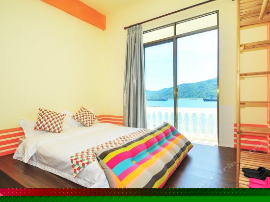 榻榻米海景大床房