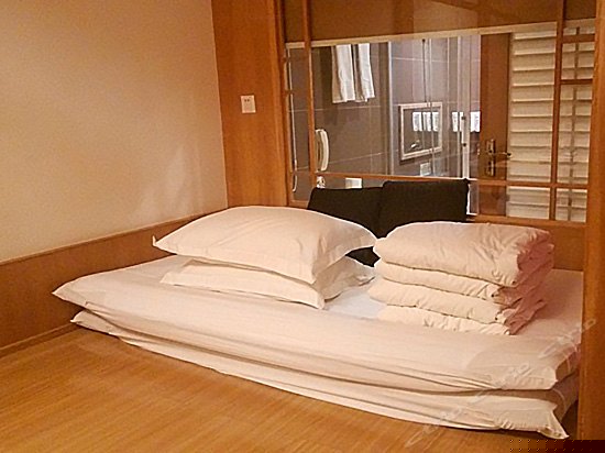 云来客栈(四人入格)