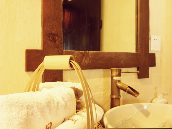 隐语（观景情侣蜜月套房）