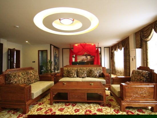 豪华套房（带棋牌室）