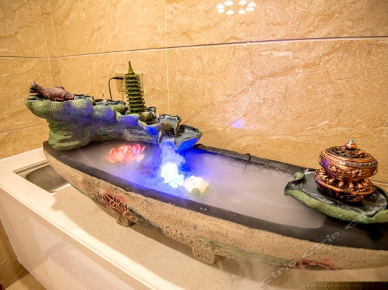 温馨度假三床房