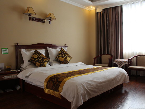 豪华大床房