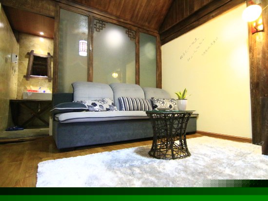 百奇温馨大床房