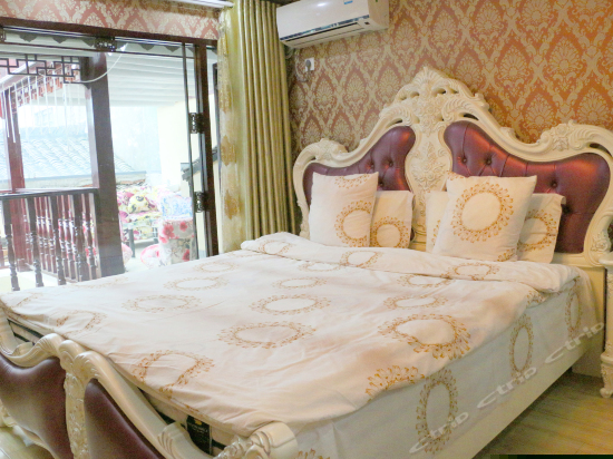 阳台景观大床房