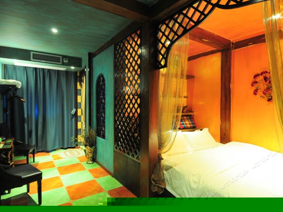 香艳泰豪华大床房