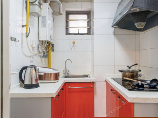 比邻双卧有套房