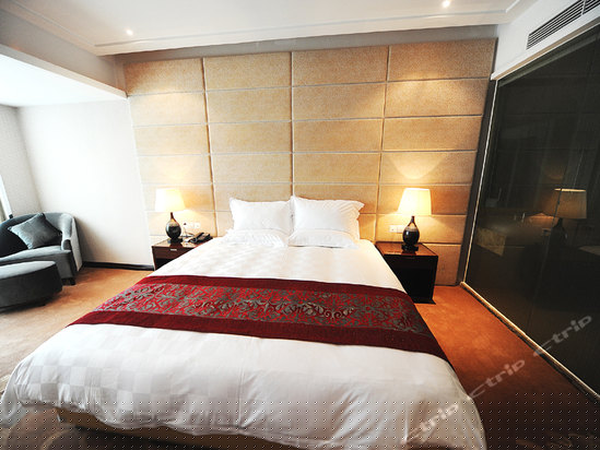 商务大床房