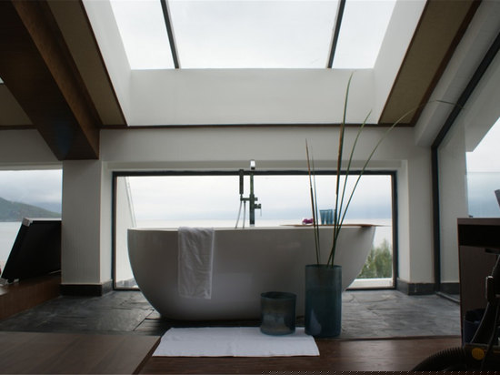 至尊蜜月海景大床房