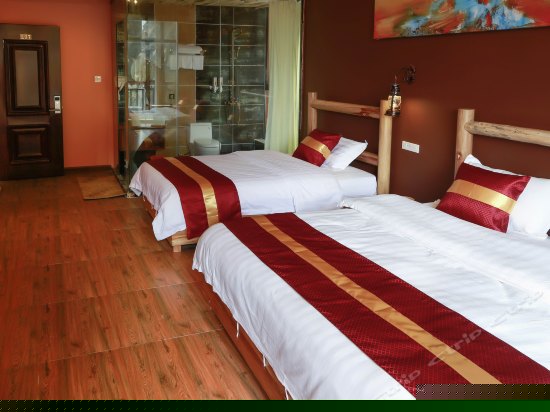 山景阳台家庭房