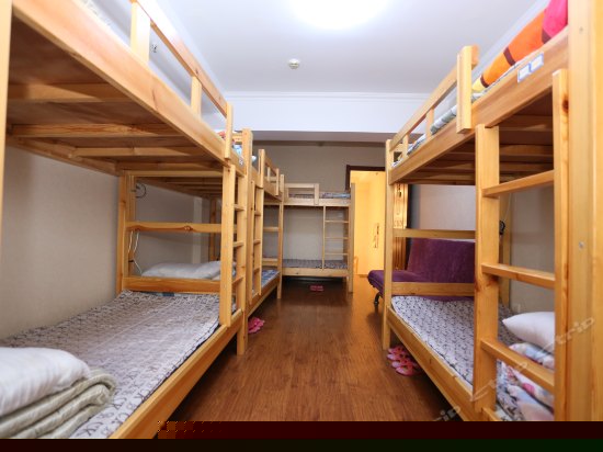 男生6-7人间(床位)