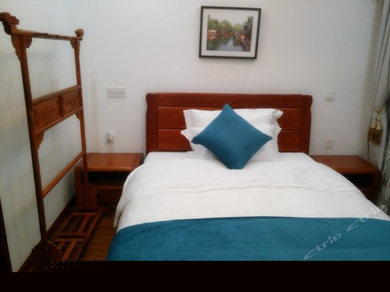 卷耳惬意双人床