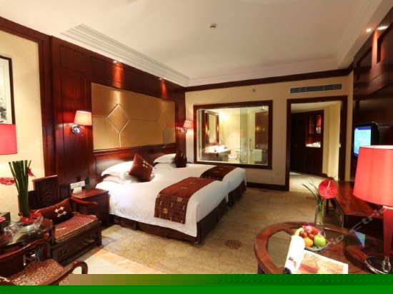 高级湖景双床房