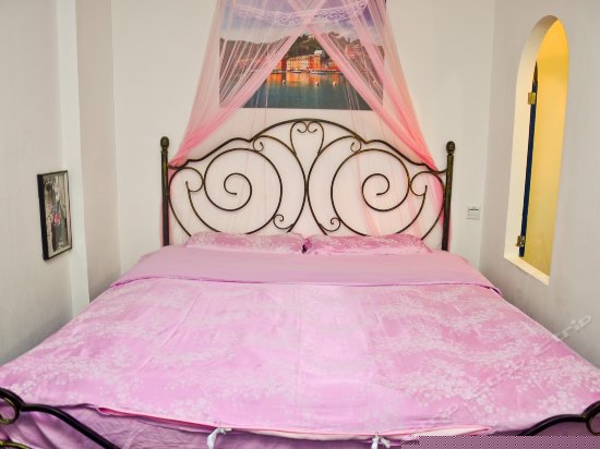 欧式浪漫大床房