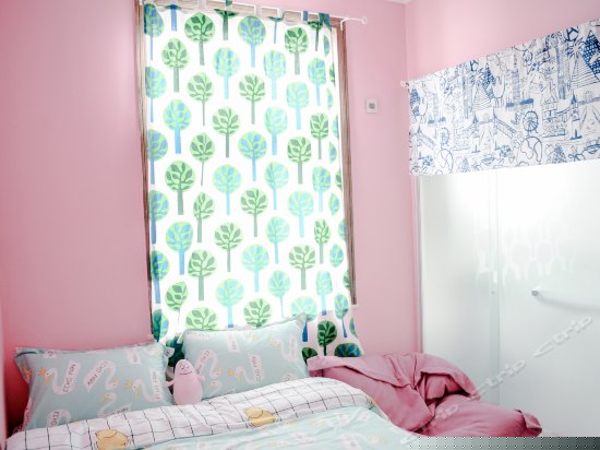 西窗二号粉色间