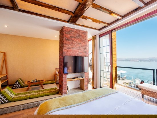 180度豪华海景大床房