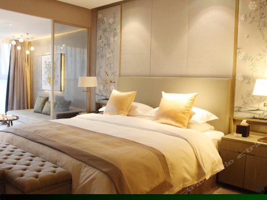 商务海景大床房