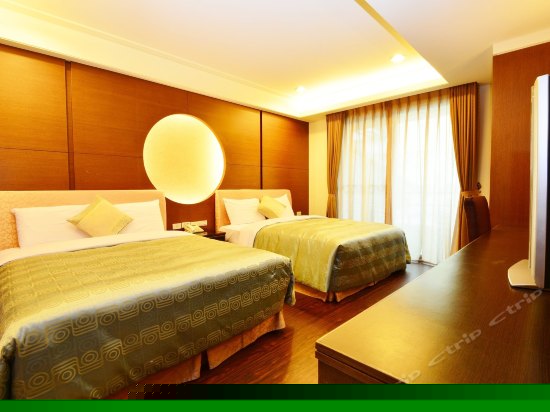 豪华四人房