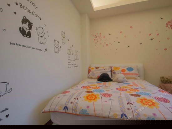 可爱的猫双人房