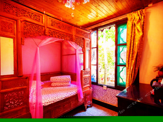 古典雕花庭院大床房