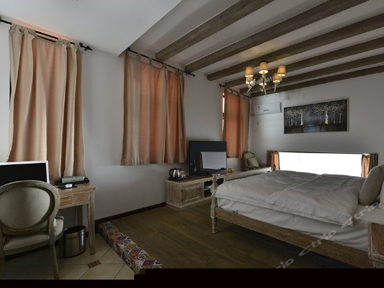 简约侧海景大床