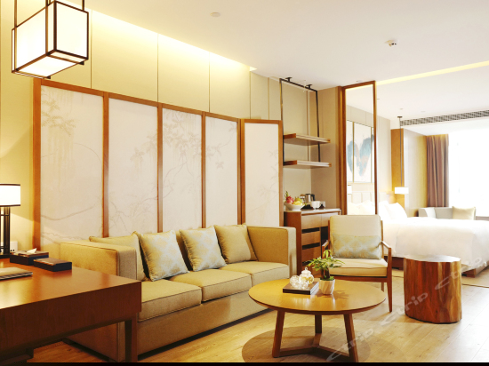 柏天高级园景房