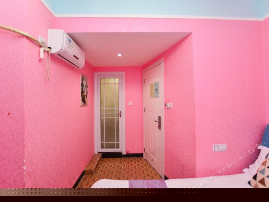 典雅阳台独卫大床房