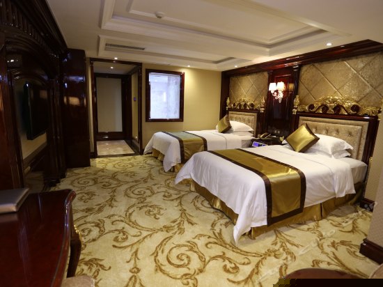 高级双床房（无窗）