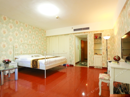 个性豪华大床房