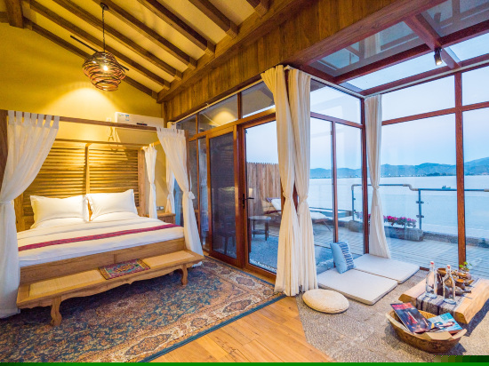 花语全海景阳光蜜月套房