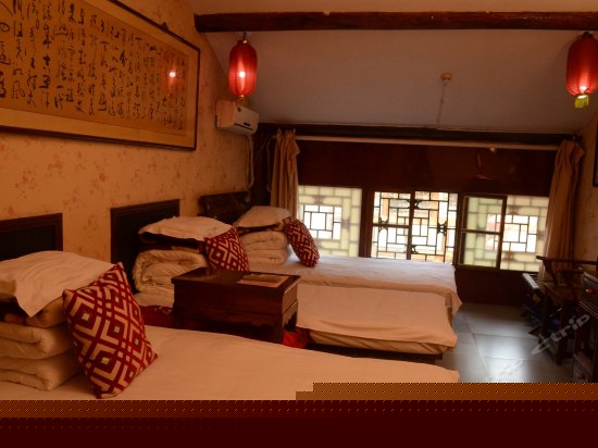 锵锵同行三人房