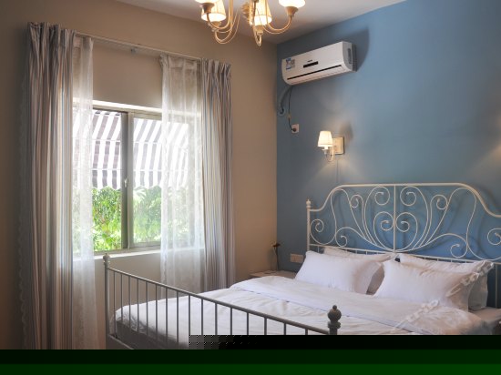 豪华浪漫情侣大床房