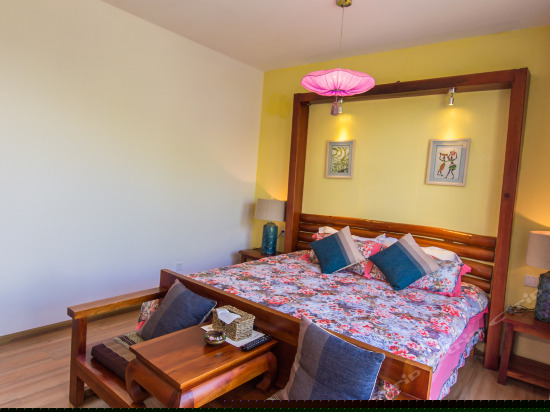 归鸿至阳台套房