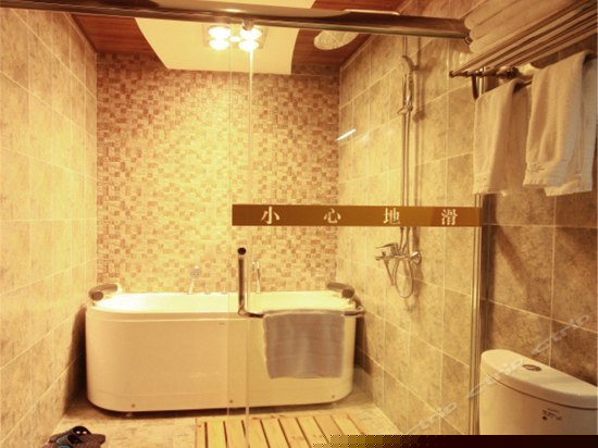 豪华阳台小套房