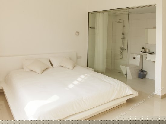 六号房山景大床房