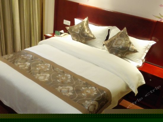 1.5米床特价大床房