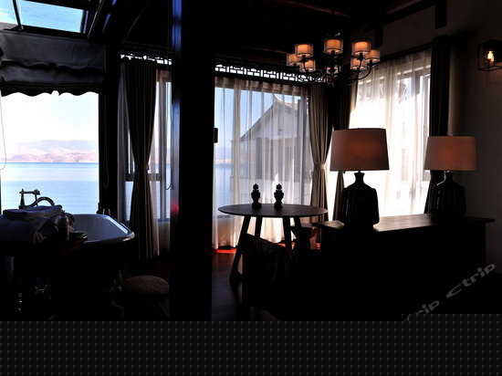 龙泉海景山景大床套房