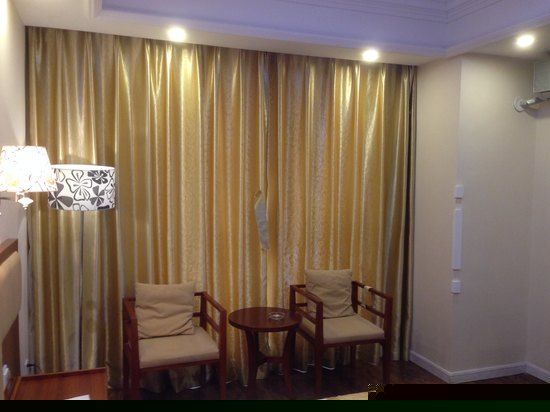 豪华情侣大床房