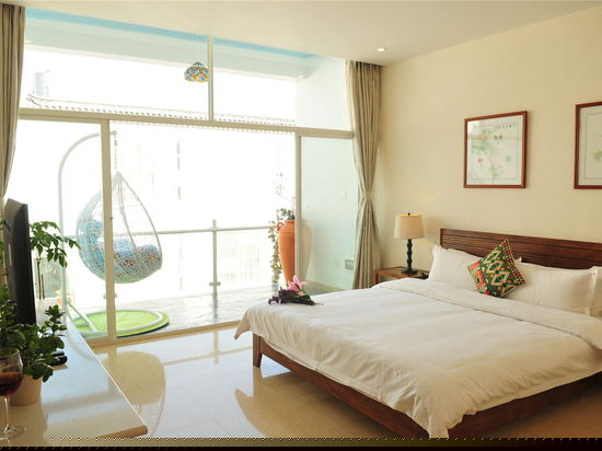 侧面海景大床房