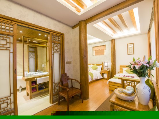 豪华温馨大床房