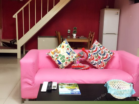 紧邻恭王府后海南锣鼓巷胡同四合院复式温馨二卧室