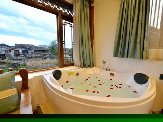 豪华观景浴缸房