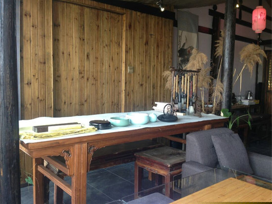 伊人小筑（临湖套间）