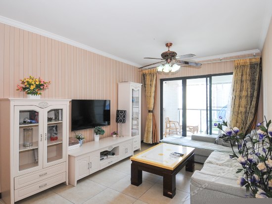 精装三房两厅两卫家庭套房