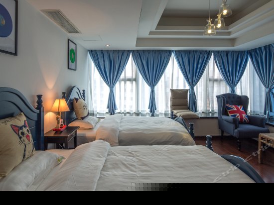 逸空间豪华四人套房