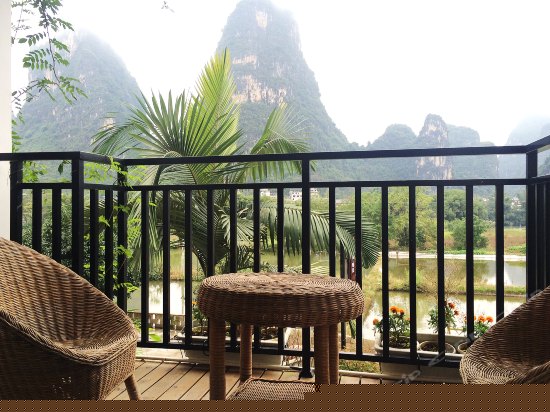 山水豪华大床房