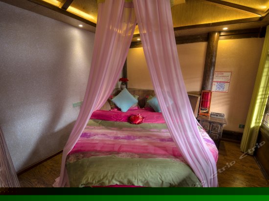 纳西精品圆床套房