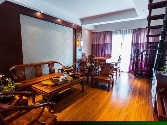 尊享豪华复式套房（双卫生间）