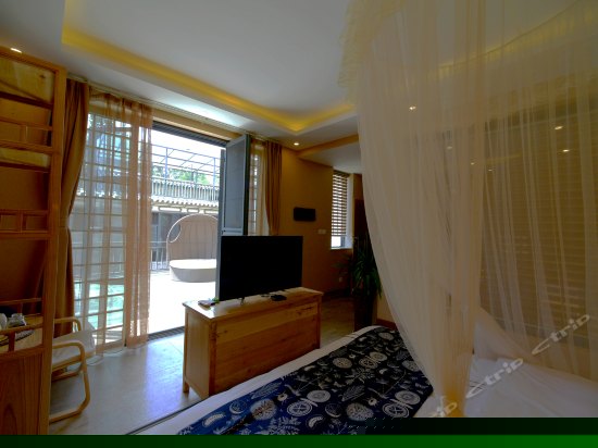 别墅豪华大床房