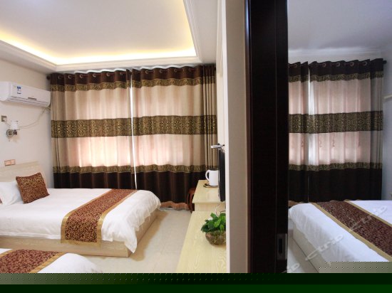 豪华四人家庭套房